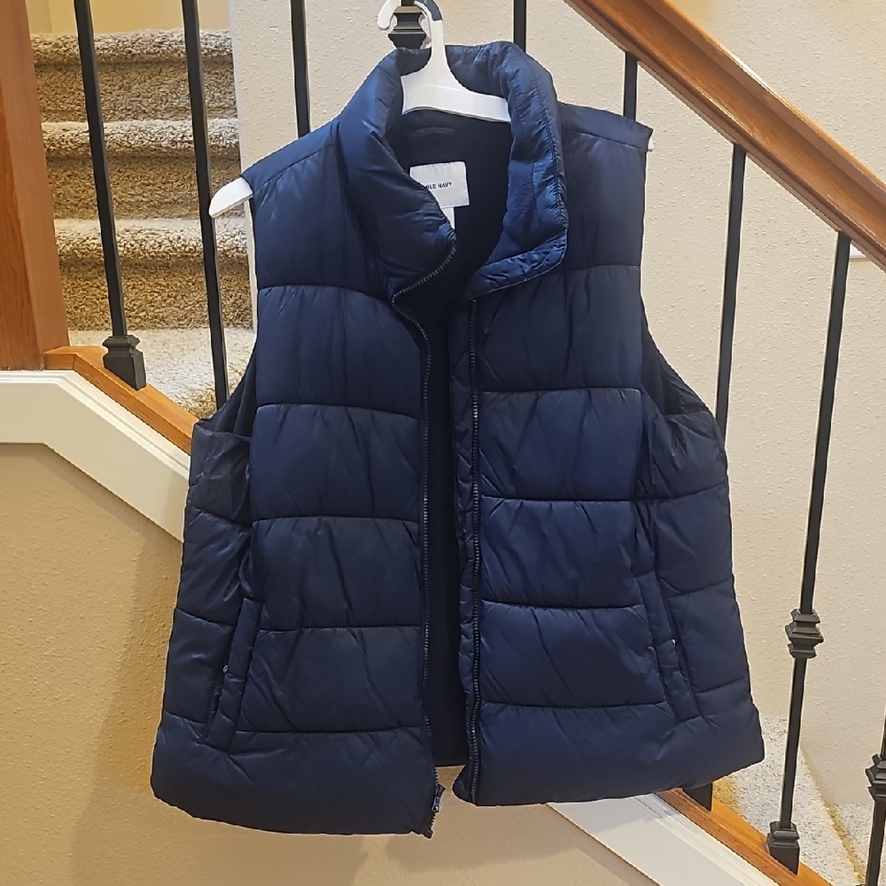 Mens Xl Like New Puffer Vest